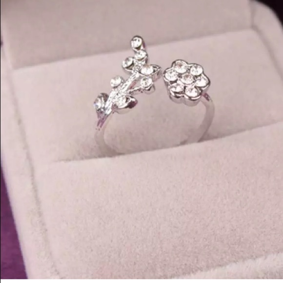 NEW!๐๐๐ธFLOWERS! LEAVES! CZ!๐ธ๐๐SILVERY BEAUTY - Picture 7 of 8